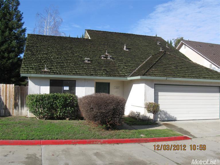 1961 E Century Pl, Lodi, CA 95240 photo 1