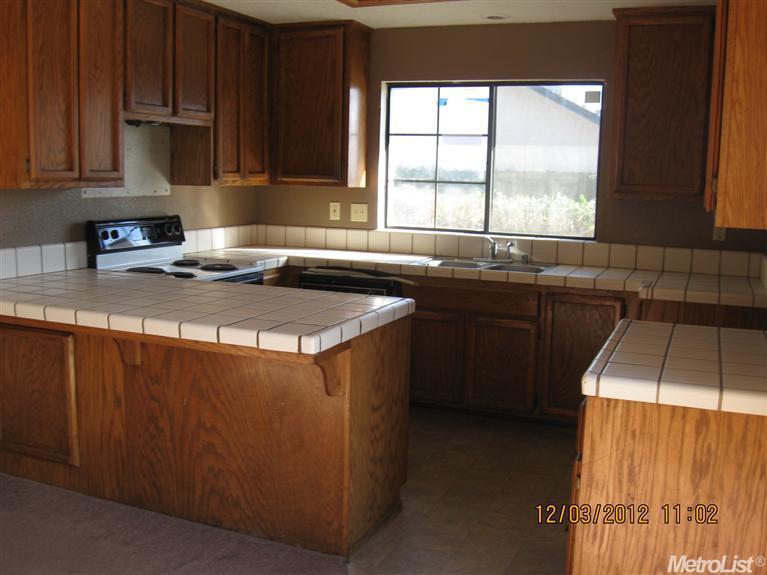 1961 E Century Pl, Lodi, CA 95240 photo 4