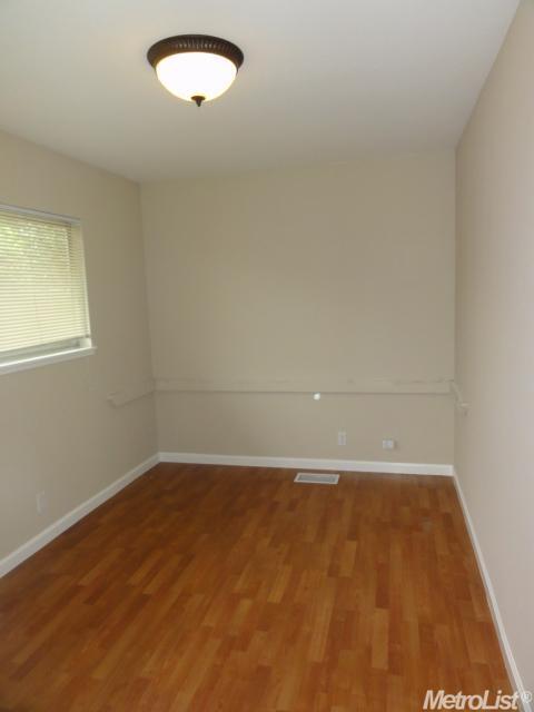 1374 N Tina Ave, Merced, CA 95341 photo 9