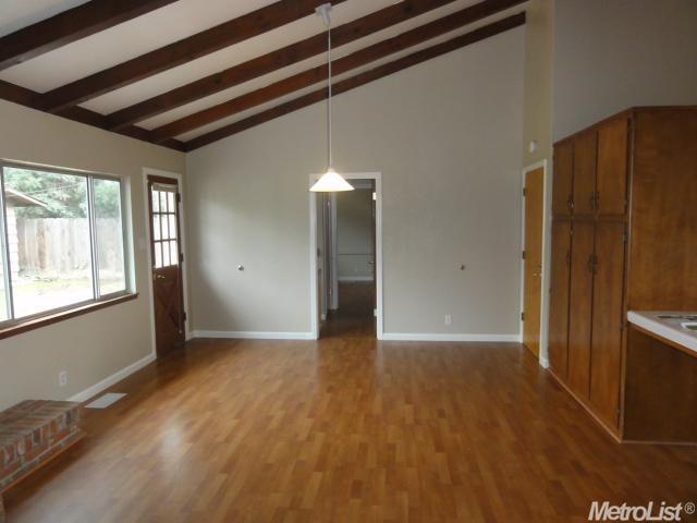 1374 N Tina Ave, Merced, CA 95341 photo 5