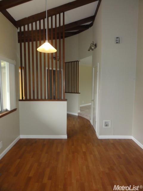 1374 N Tina Ave, Merced, CA 95341 photo 2
