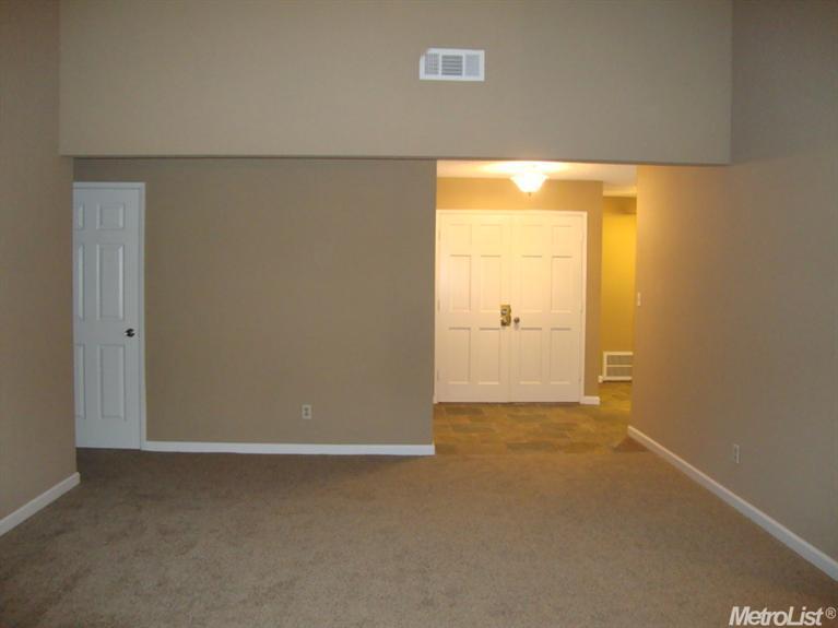 1144 Silvertrail Ln, Manteca, CA 95336 photo 2