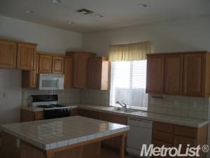 2432 Colby Ct, Tracy, CA 95377 photo 2