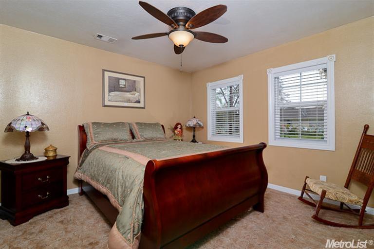 3135 Whitewood Dr, Carmichael, CA 95608 photo 9
