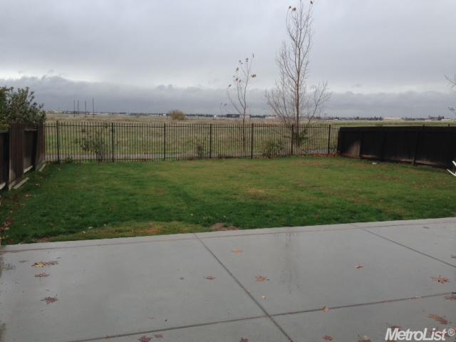 4372 Aubergine Way, Mather, CA 95655 photo 2