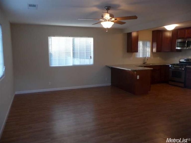 110 6th St, Galt, CA 95632 photo 4