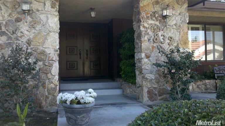 839 Monticello Ln, Manteca, CA 95336 photo 2