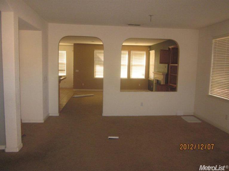 2740 Canyon Falls Dr, Modesto, CA 95351 photo 2