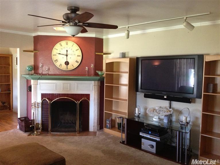 4625 Ravenwood Ave, Sacramento, CA 95821 photo 4