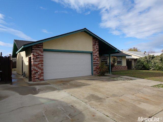 2205 Dupre Dr, Ceres, CA 95307 photo 2