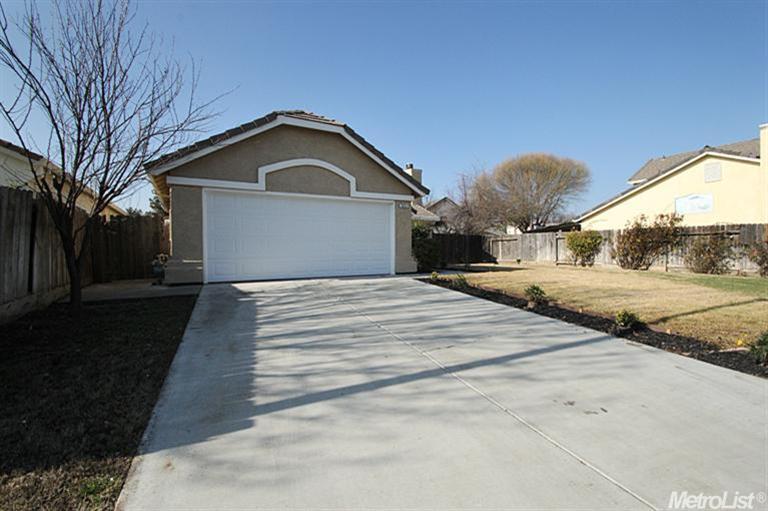 1621 Brookhaven Dr, Newman, CA 95360 photo 2
