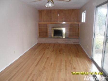 1813 Robert St, Lodi, CA 95242 photo 2