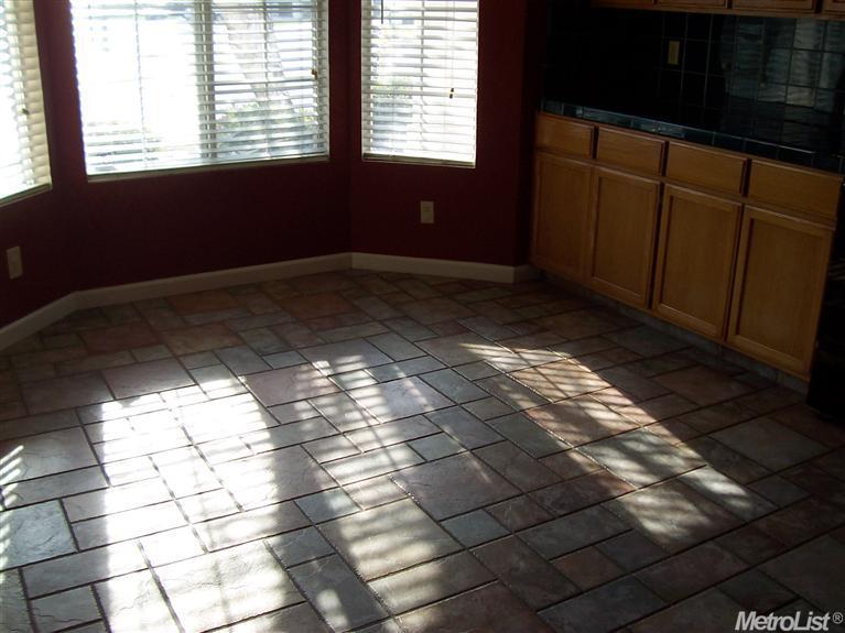 1403 Hunters Dr, Merced, CA 95340 photo 2