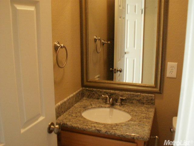 1425 W 4th St, Ripon, CA 95366 photo 8
