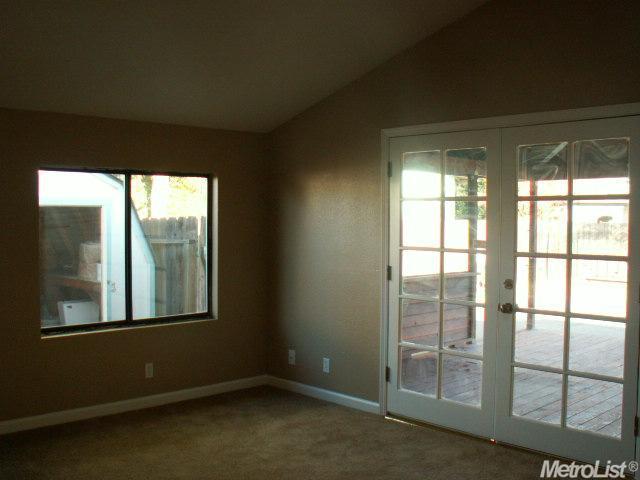 1425 W 4th St, Ripon, CA 95366 photo 5