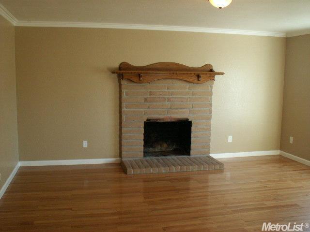 1425 W 4th St, Ripon, CA 95366 photo 3