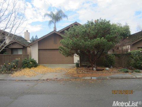 525 Oakbrook Dr, Modesto, CA 95354 photo 1