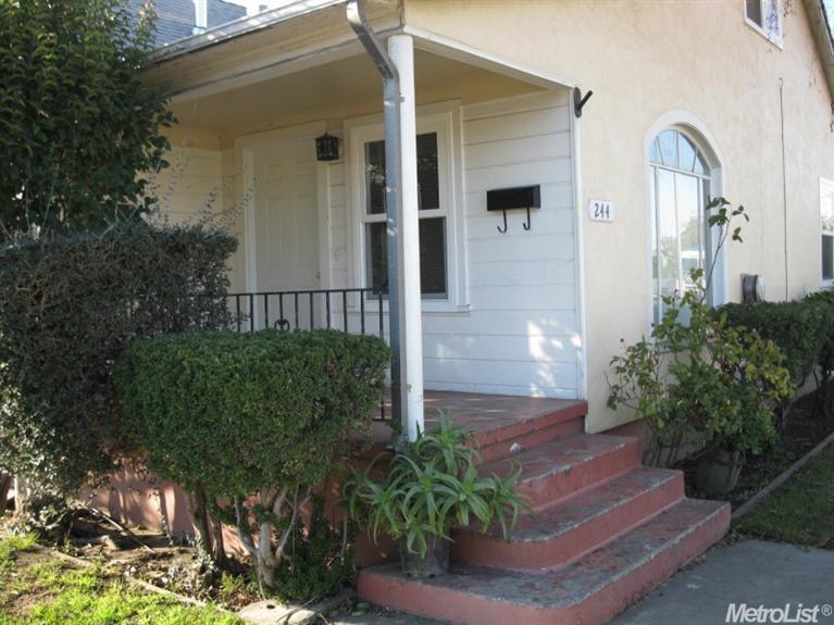244 E Tokay St, Lodi, CA 95240 photo 1