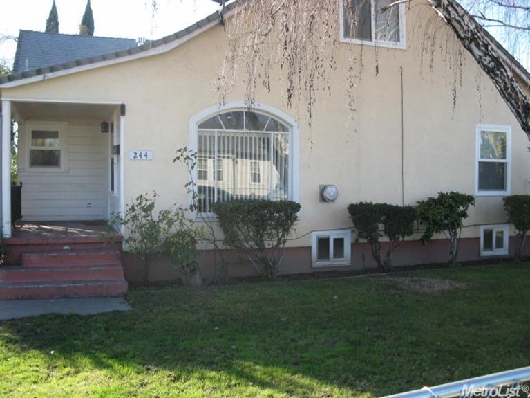 244 E Tokay St, Lodi, CA 95240 photo 2