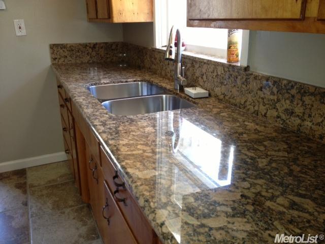 407 Palm Ave, Modesto, CA 95350 photo 3
