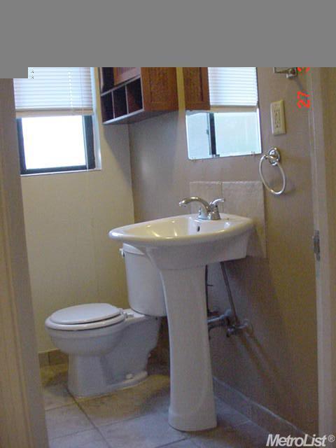 703 Laurel Ave, Gustine, CA 95322 photo 8