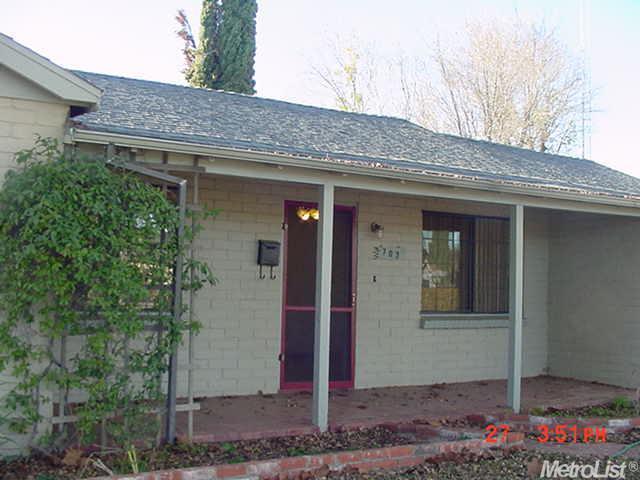 703 Laurel Ave, Gustine, CA 95322 photo 2