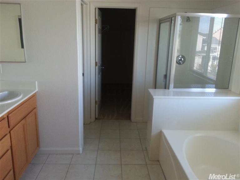 1893 Remembrance Ln, Tracy, CA 95377 photo 5