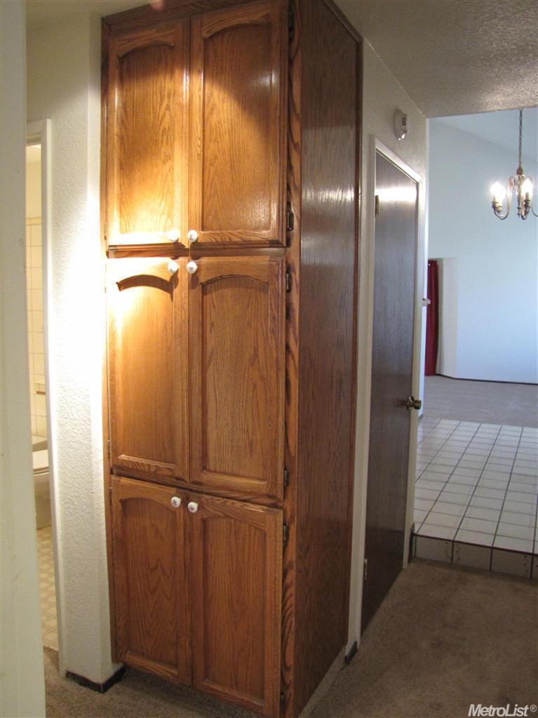 1008 Bordeaux Dr, Modesto, CA 95351 photo 9