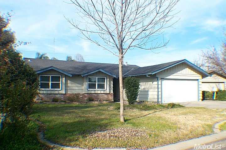 1529 Queens Ave, Modesto, CA 95355 photo 1