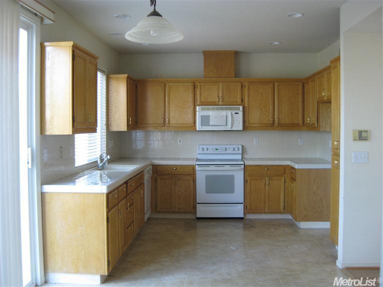 1190 King Loop, Tracy, CA 95377 photo 3