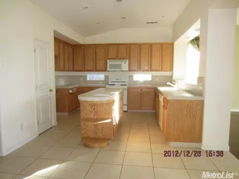979 Maggiore Ln, Manteca, CA 95337 photo 2