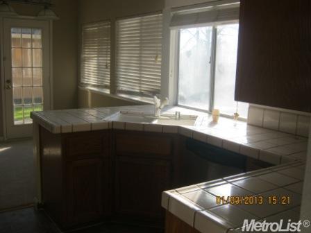 710 Cedar Flat Ave, Galt, CA 95632 photo 2