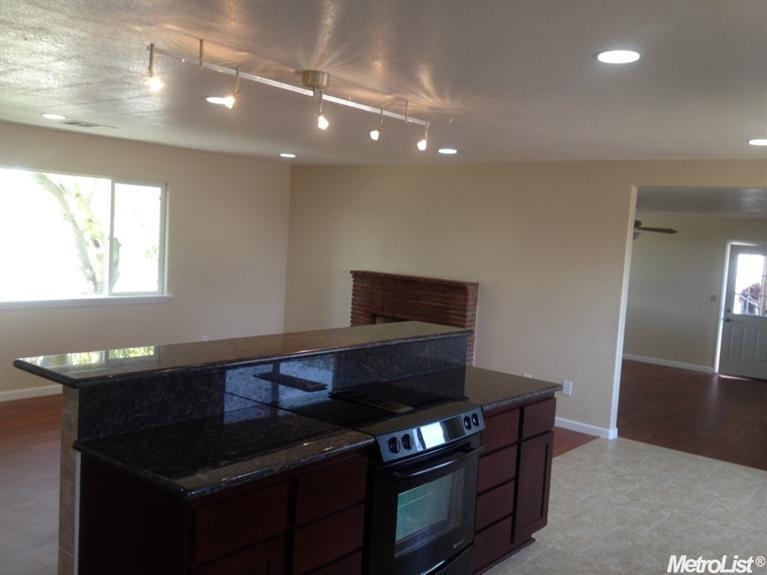1016 Frazine Rd, Modesto, CA 95357 photo 2