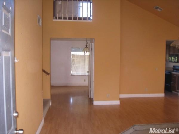 533 Moray Way, Patterson, CA 95363 photo 2