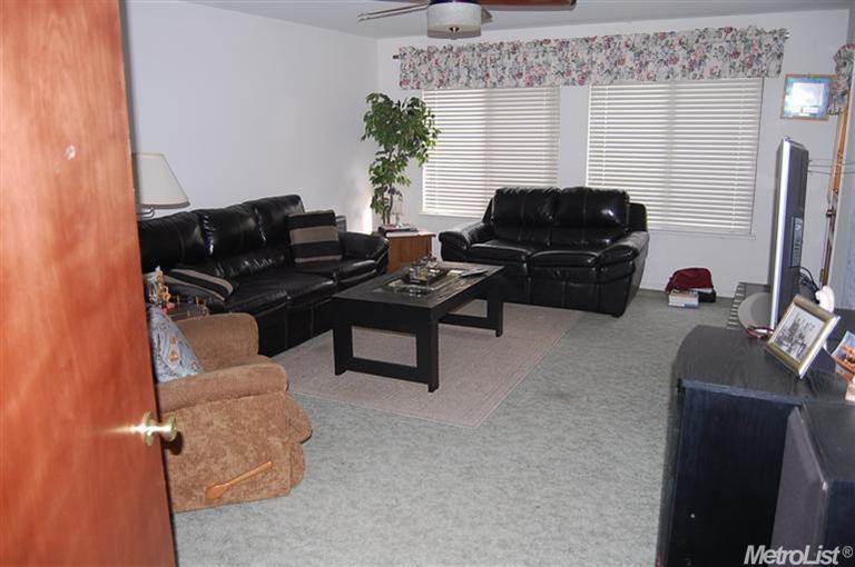 532 Greenview Pl, Manteca, CA 95337 photo 9