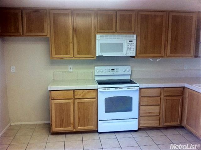 565 Lincoln Ave #e, Modesto, CA 95354 photo 5