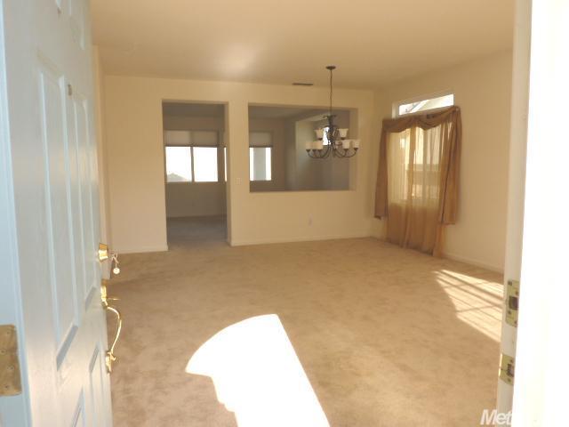 1479 Esplanade Dr, Merced, CA 95348 photo 3