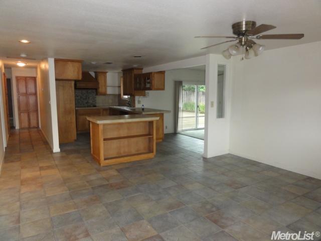3086 Sharon Ct, Merced, CA 95340 photo 3