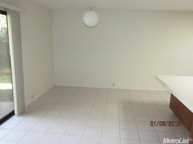 4703 Good Ct, Carmichael, CA 95608 photo 3