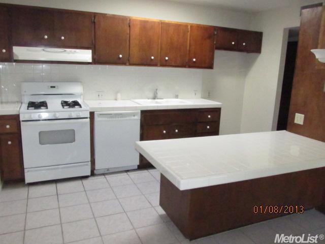 4703 Good Ct, Carmichael, CA 95608 photo 4