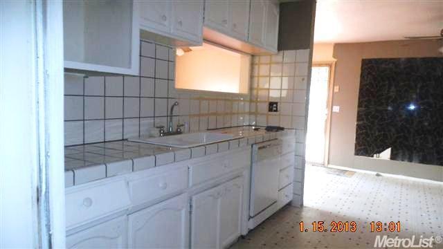 588 E Somoa Ln, Lathrop, CA 95330 photo 5