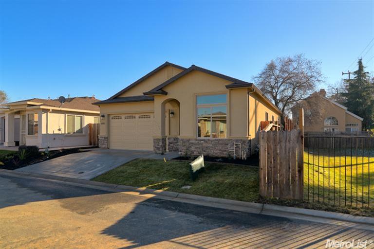 6000 Odelia Ln, Carmichael, CA 95608 photo 2