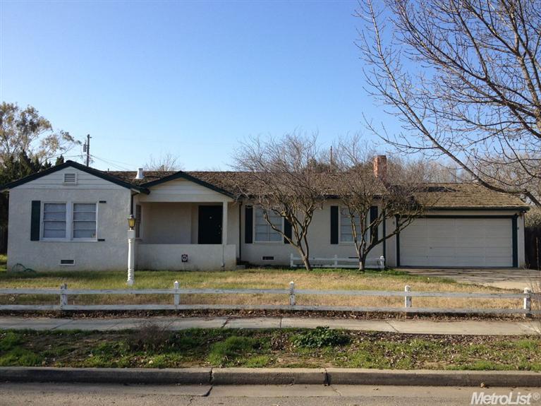 410 N 5th St, Patterson, CA 95363 photo 1