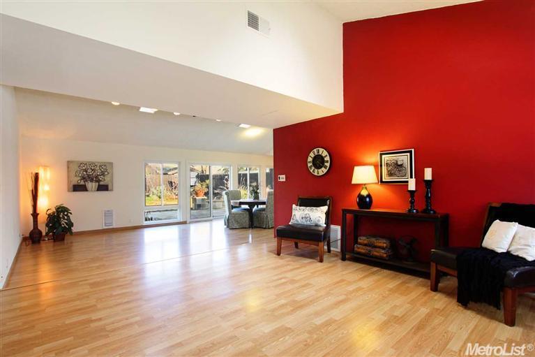 721 Barcelona Aveune, Davis, CA 95616 photo 4