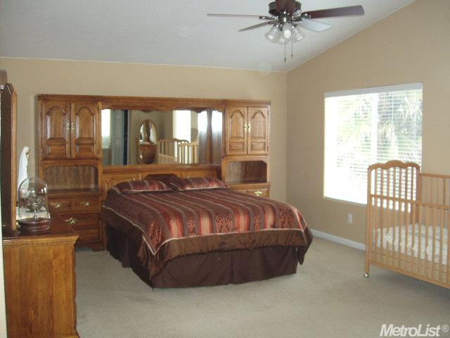 1665 Via Milano, Gustine, CA 95322 photo 5