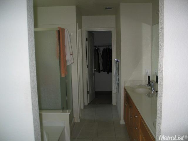 4060 N Berkeley Ave, Turlock, CA 95382 photo 10