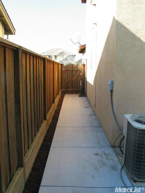 4060 N Berkeley Ave, Turlock, CA 95382 photo 15