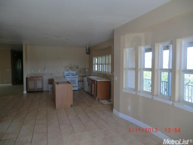 687 Roland Ln, Applegate, CA 95703 photo 4