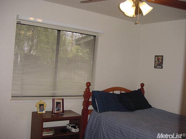 1137 El Vecino Ave, Modesto, CA 95350 photo 11