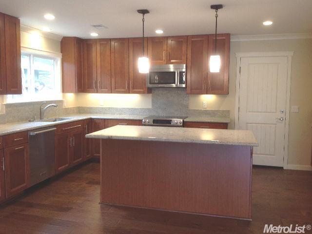 1014 Burr St, Davis, CA 95616 photo 1